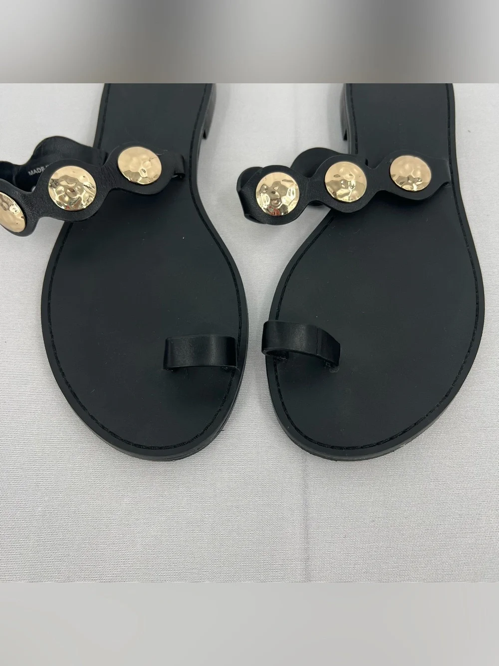 Black Gold accent Leather Toe Ring Sandals 6 old money resort euro summer - Picture 10 of 16